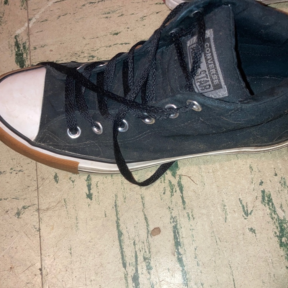 Converse all star mids size 8